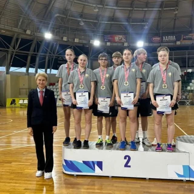 🖇️Успешным выступлением в 🏆Олимпийских днях молодежи Республики Беларусь🇧🇾 по настольному теннису 🏓завершилось участие сборной команды Могилёвской области, в состав которой вошли спортсмены-учащиеся и воспитанники Могилевского областного центра олимпийского резерва по легкой атлетике и игровым видам спорта. 

Победителями и призерами соревнований стали:
🥇Медведская Ирина (парный разряд)
🥈Вахляева Мария, Белясова София (парный разряд)
🥈Вахляева Мария, Медведская Ирина, Белясова София, Наумчик Евгений, Бегунов Глеб (смешанный командный зачет)
🥉Бегунов Глеб, Вахляева Мария (смешанный парный разряд)
🥉Белясова София (одиночный разряд)
🏆В общекомандном зачёте сборная команда Могилёвской области заняла 2 место, уступив команде г.Минска.

💐Поздравляем наших ребят 🏓с успешным выступлением!👏💐 и желаем им дальнейших успехов🏓